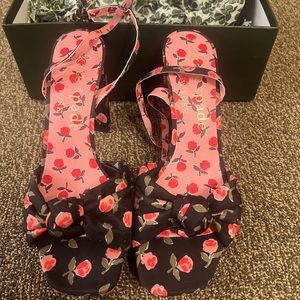 Kate Spade heels side 9 1/2.